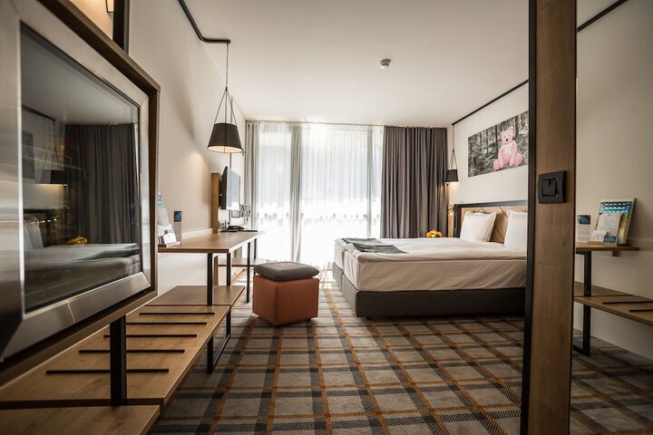 Room 14 of 78