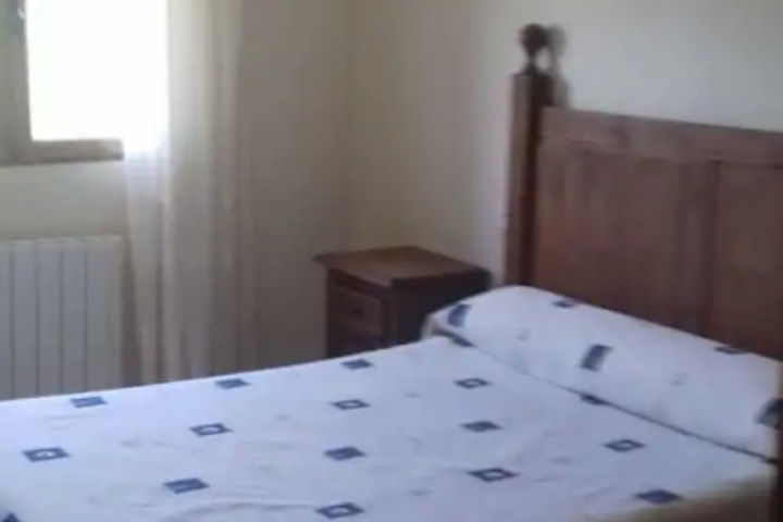 Room 6 of 18