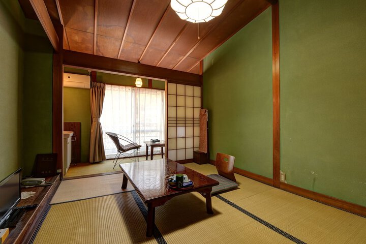 Room 8 of 58