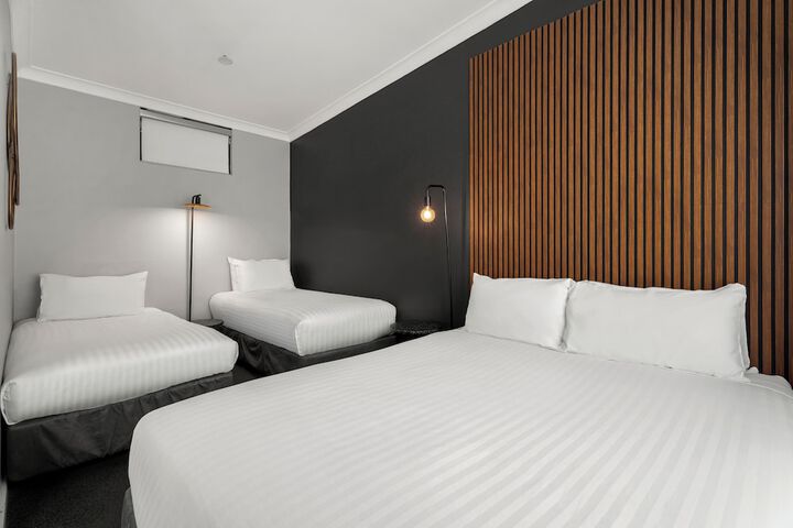 Room 7 of 43