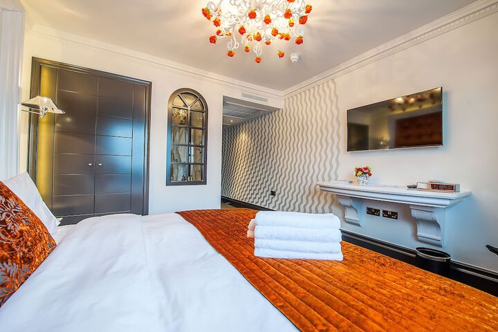 Room 15 of 81
