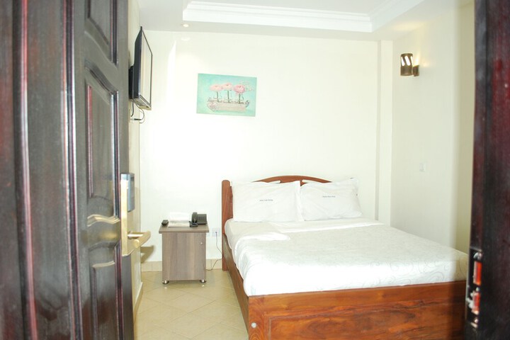 Room 14 of 46