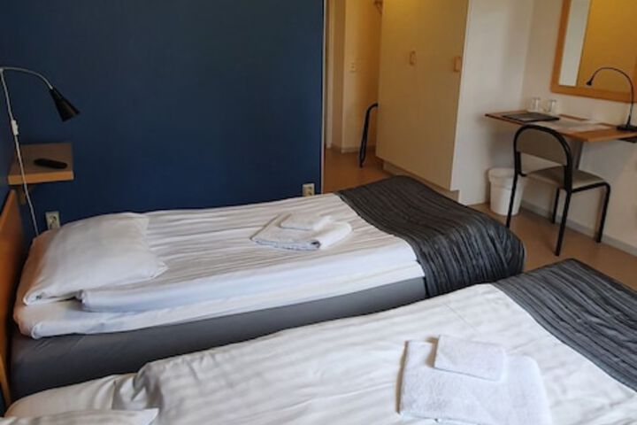 Room 9 of 44