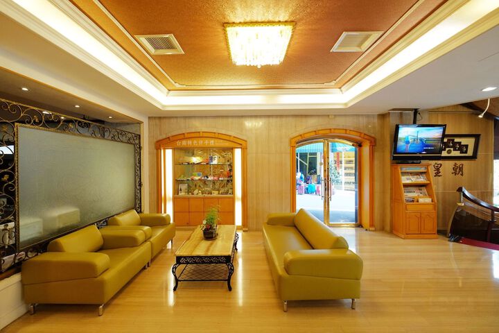 Hotel Lobby