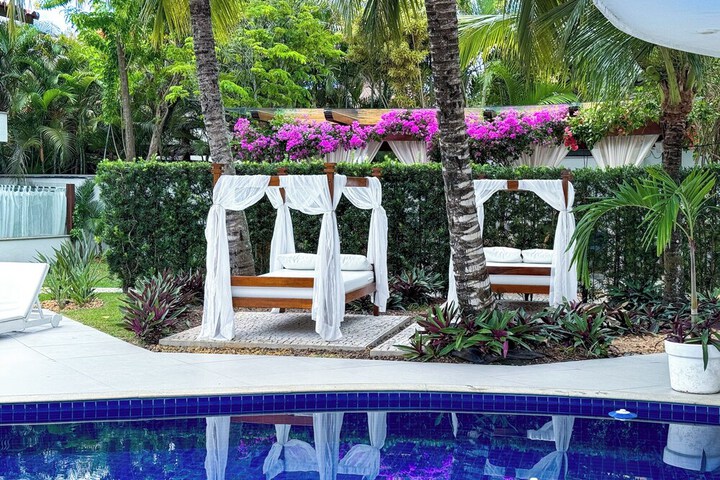 Pool 73 of 109