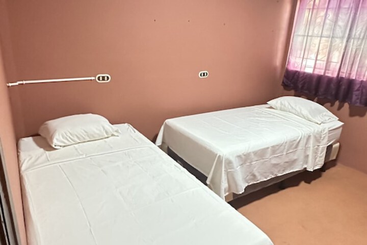 Room 5 of 63