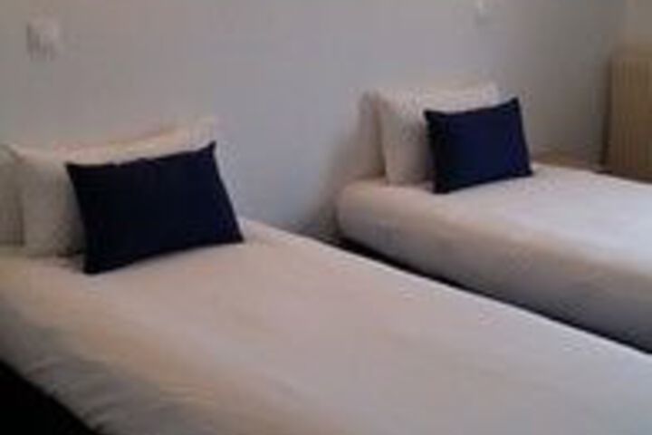 Room 33 of 69