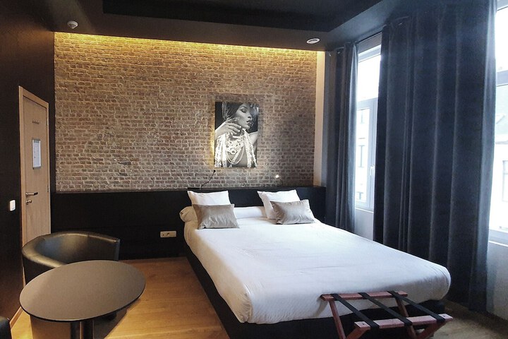 Room 31 of 64
