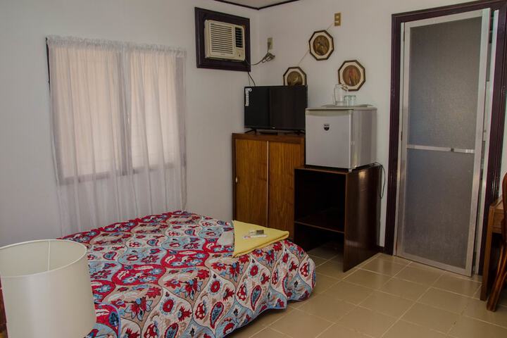 Room 11 of 48