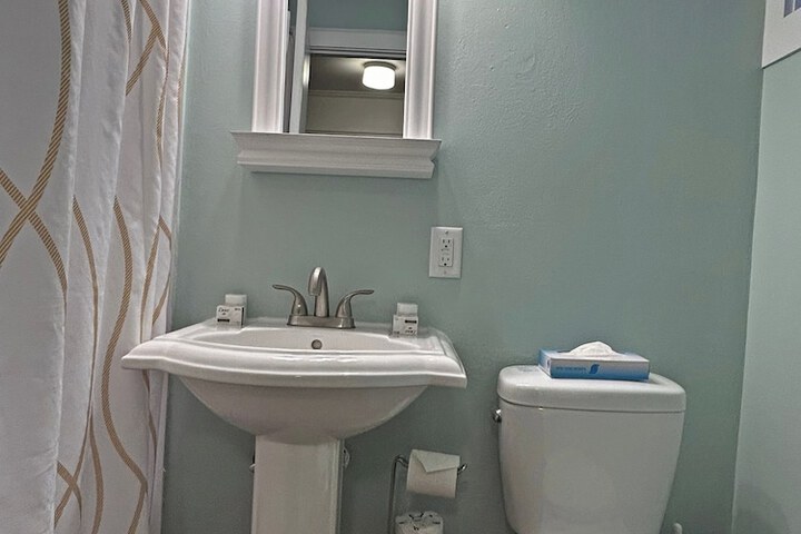 Room 163 of 212