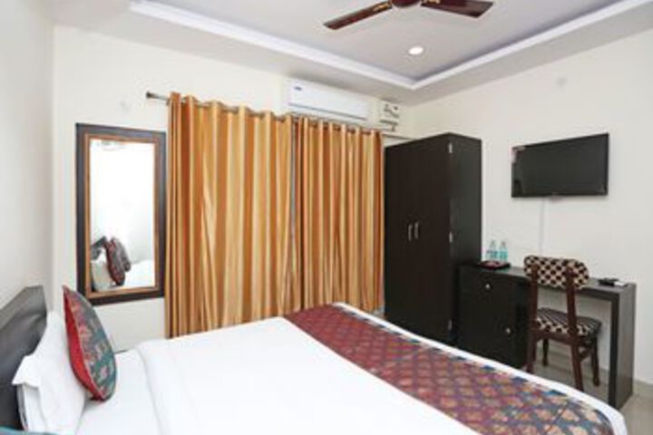 Room 15 of 21
