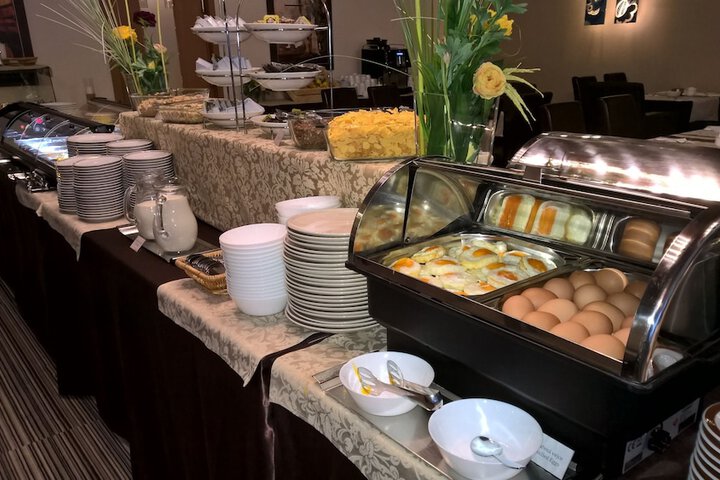 Breakfast/Coffee Service 22 of 38