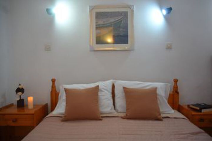Room 13 of 27