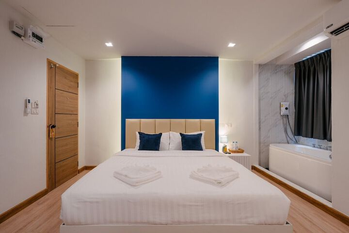 Room 17 of 45