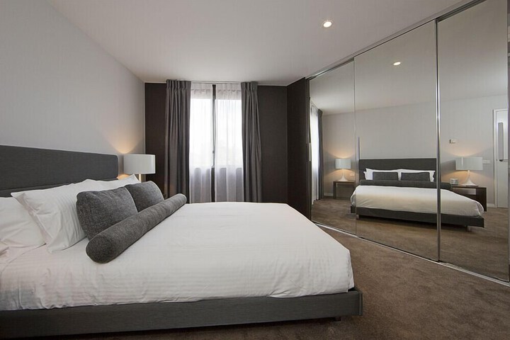 Room 4 of 84