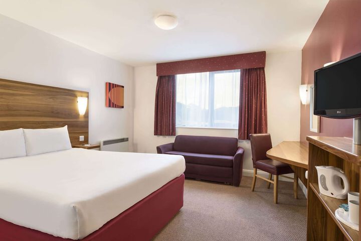 Room 11 of 20