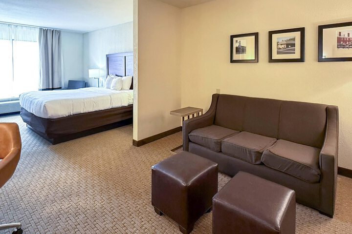 Room 64 of 105