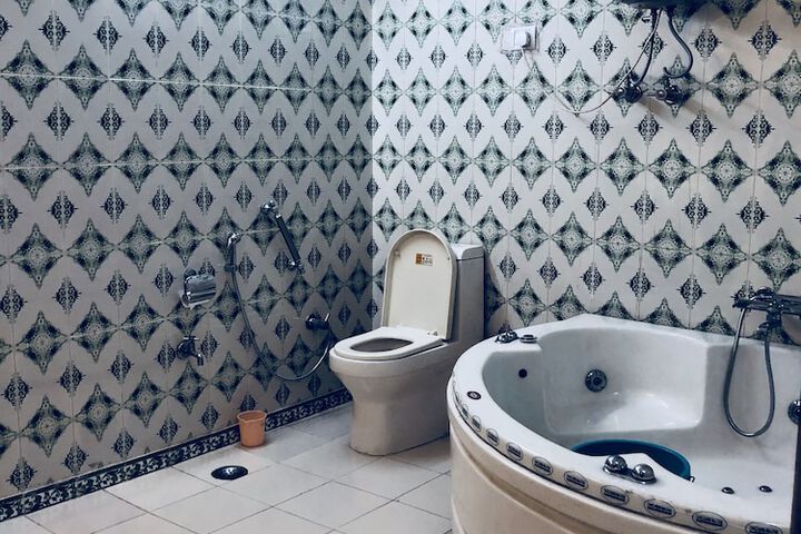 Room 22 of 53