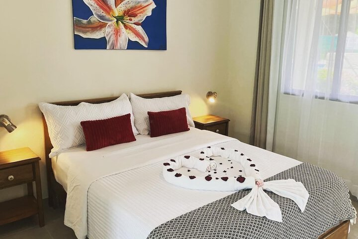 Room 4 of 9