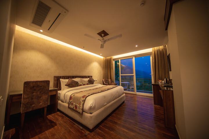 Room 30 of 87