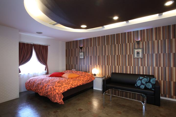 Room 3 of 56