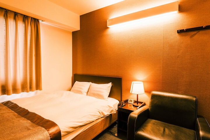 Room 25 of 97
