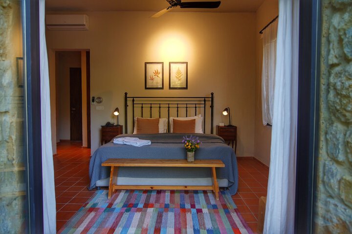 Room 10 of 85