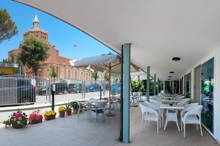 Terrace/Patio 23 of 64