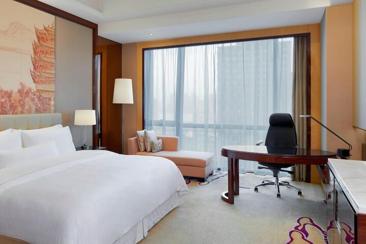 Room 14 of 95