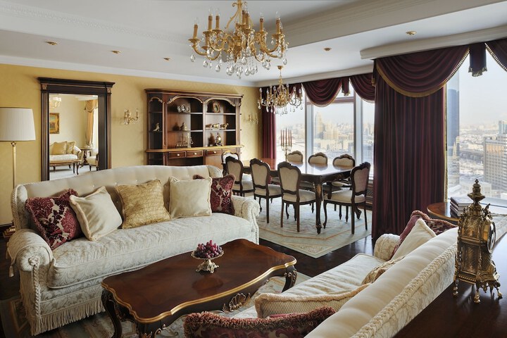 Room 16 of 34