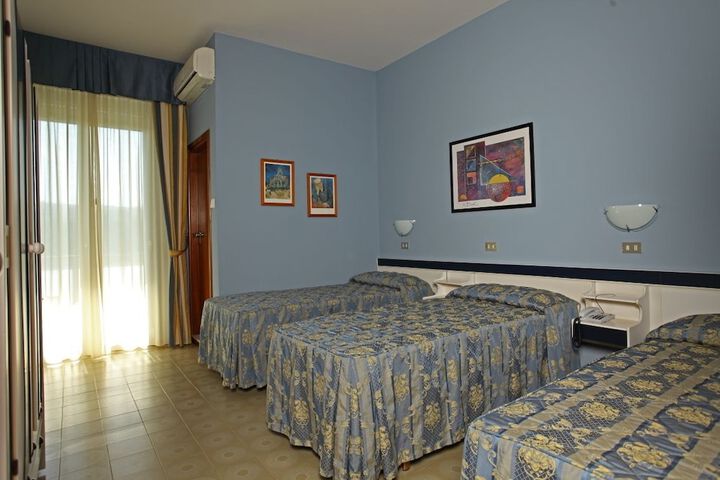 Room 18 of 33