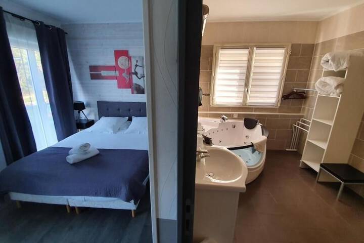 Room 7 of 38