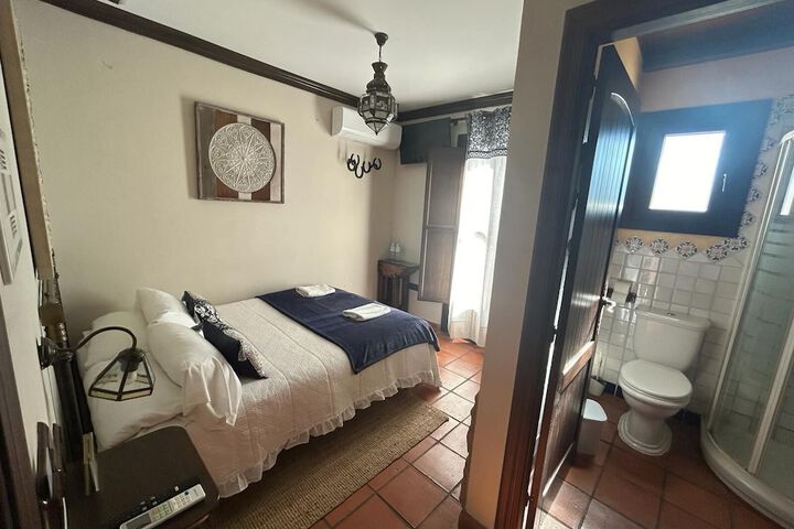 Room 3 of 70