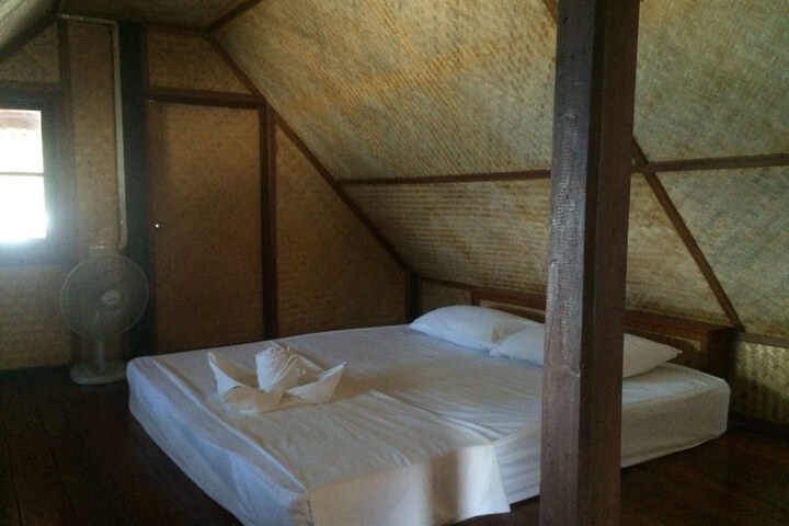 Room 11 of 139