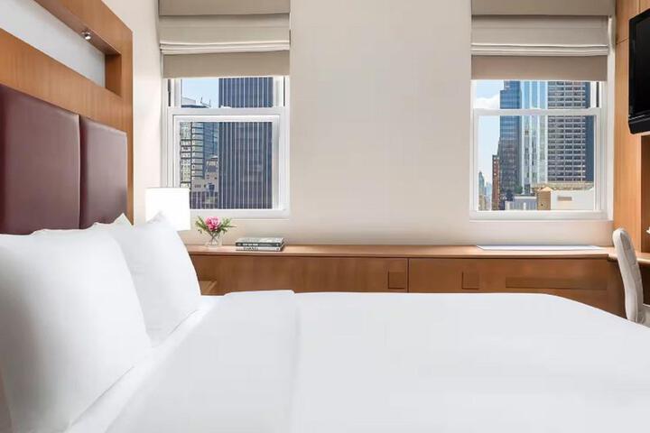 Double Bed Accessible (5 of 11)