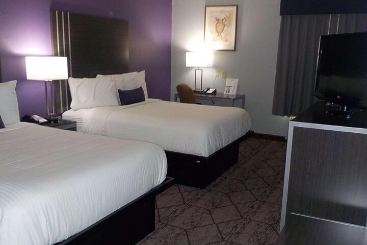 2 Queen Beds Microwave and Refrigerator Exterior Corridor Full Breakfast (1 of 12)