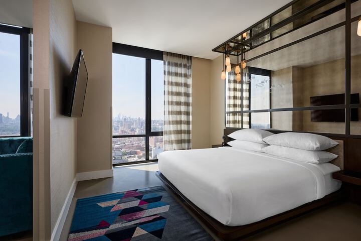 Room 13 of 42