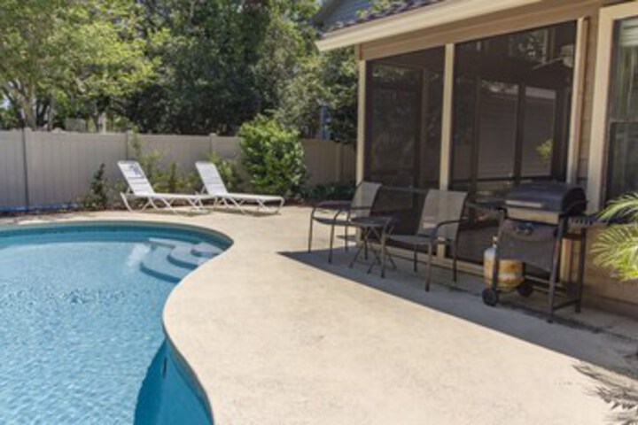 Pool 23 of 43