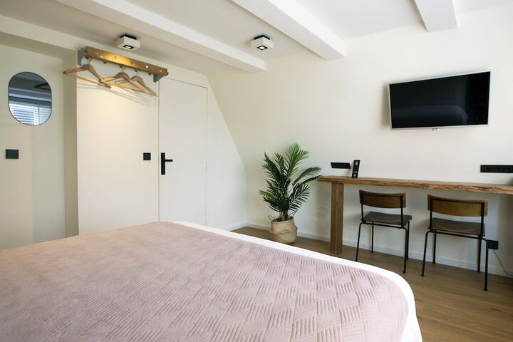 Room 58 of 100