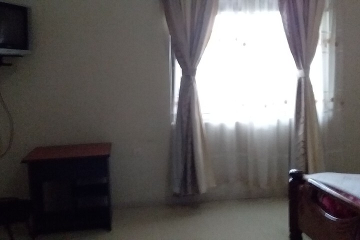 Room 16 of 34