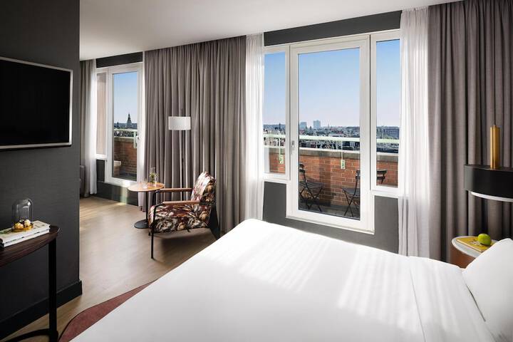 Room 48 of 90
