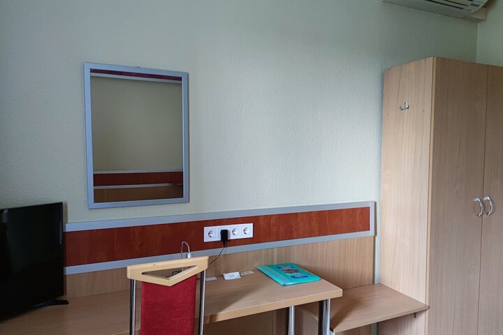 Room 18 of 41