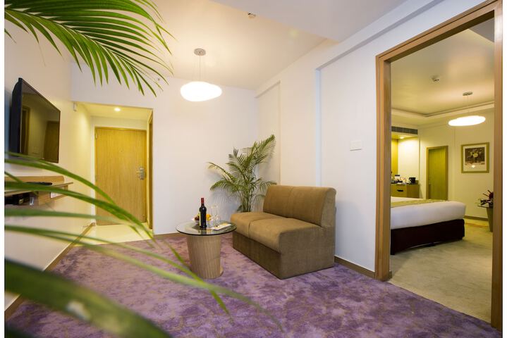 Room 10 of 30