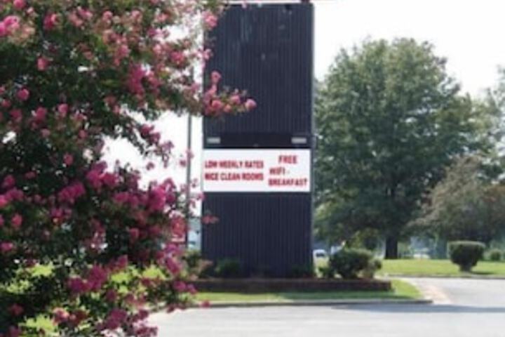Red Carpet Inn & Suites