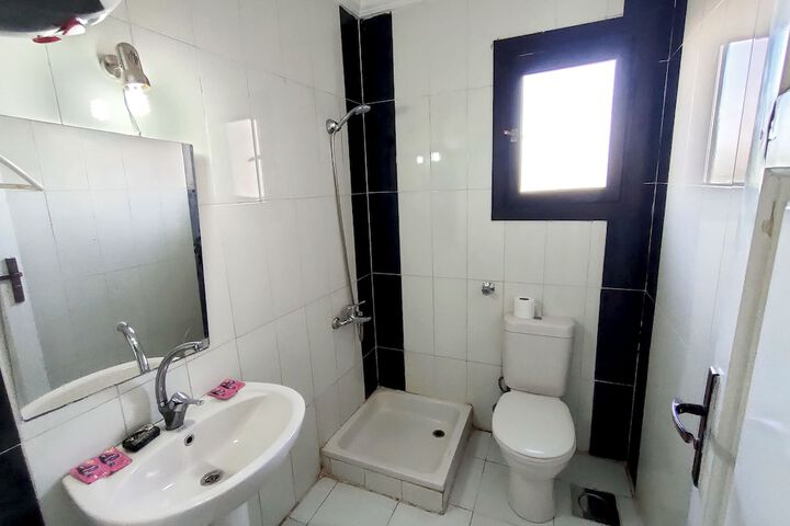 Room 12 of 18