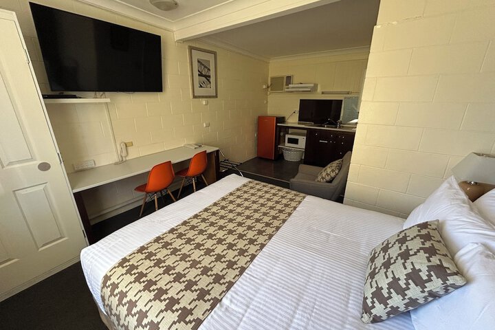Room 3 of 11