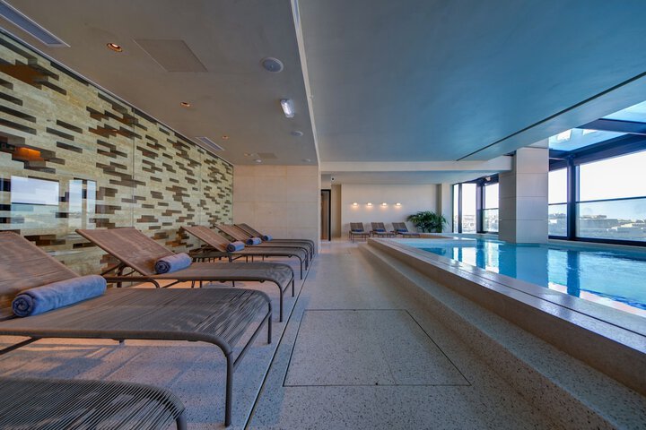 Pool 27 of 33