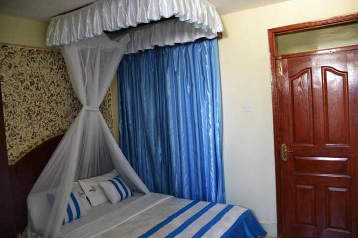 Room 6 of 25