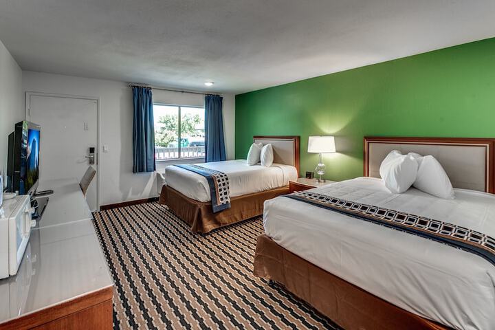 2 Double Beds (9 of 9)