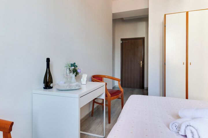 Room 28 of 51